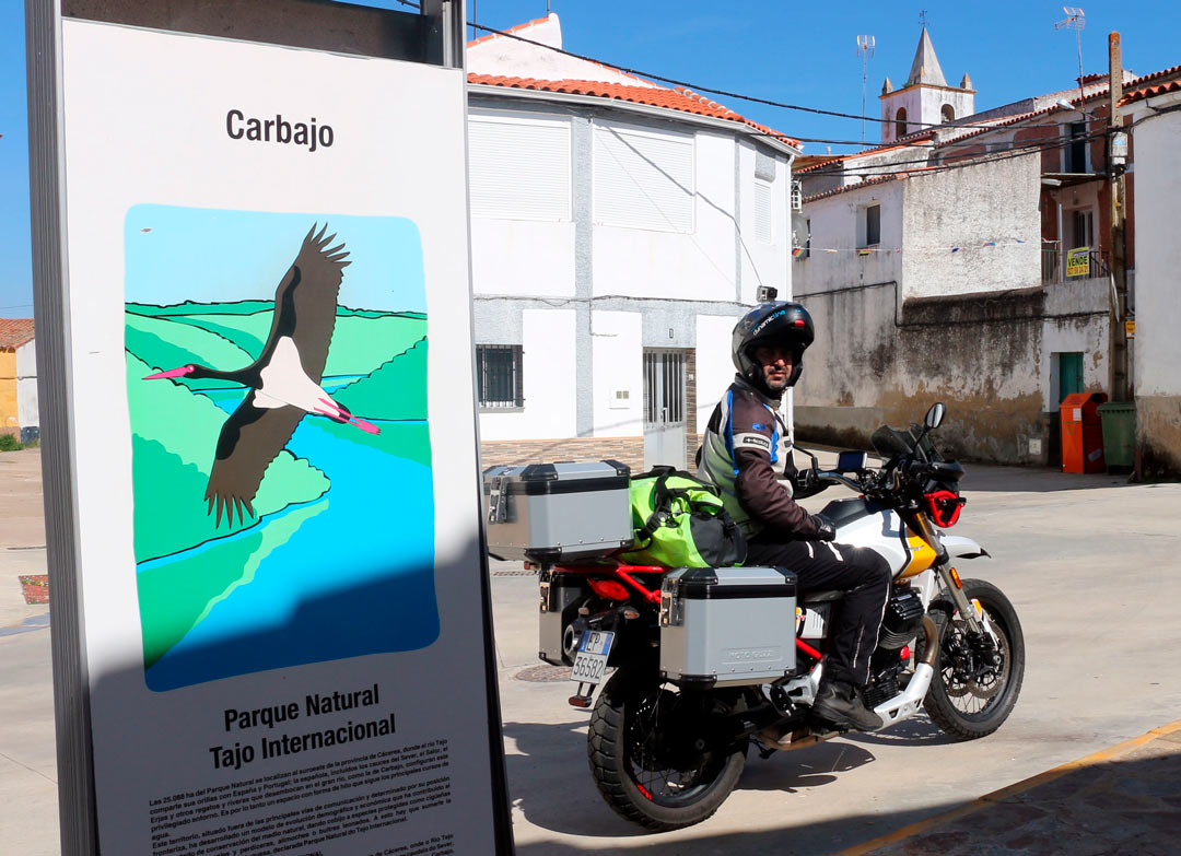 Tajo Internacional En Moto - Quique Arenas